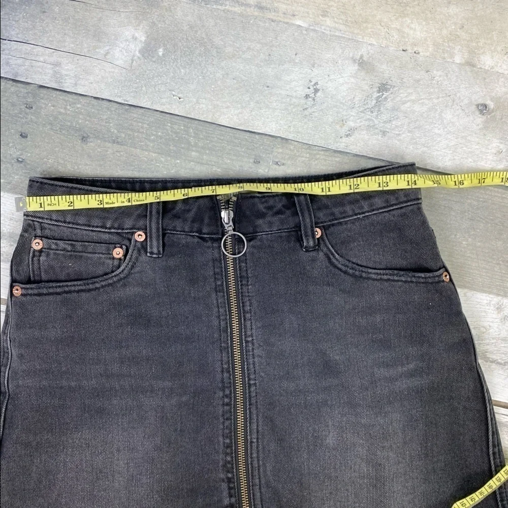 Free People We the Free Black jean mini skirt zip it up size 25